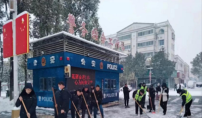 息县城市管理局：大雪中“温情”融化坚冰